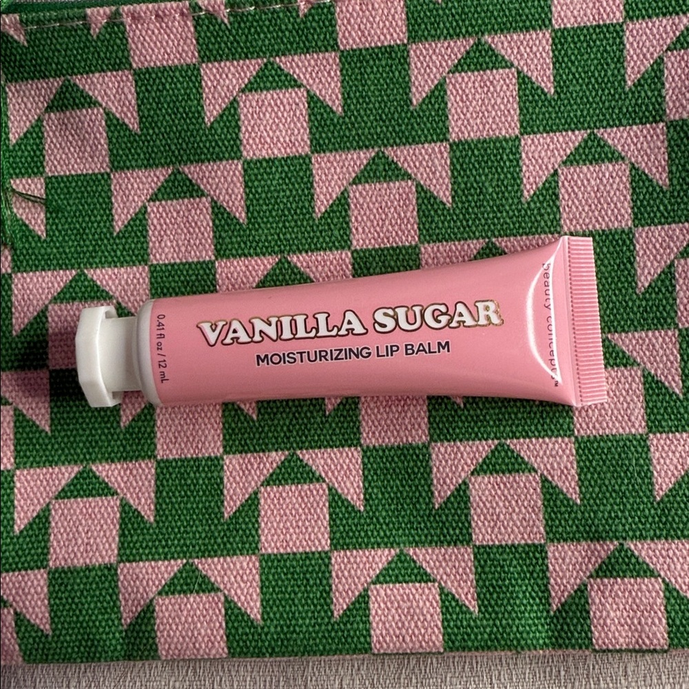 Ipsy Geometric Cosmetic Bundle - Picture 3 of 4